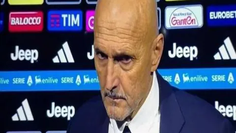 荣耀时刻！上海海港再创辉煌，中超三冠王荣耀加身，队史中超四冠里程碑！